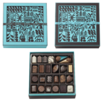 Caja cuadrada marrón o azul 48 chocolates surtidos